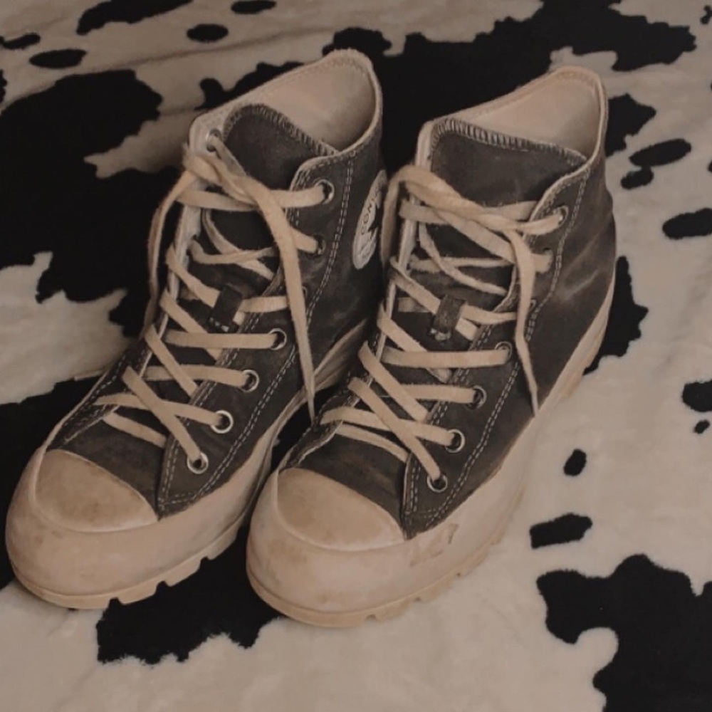 black converse chunky high tops. lugged high top sneakers size 8.